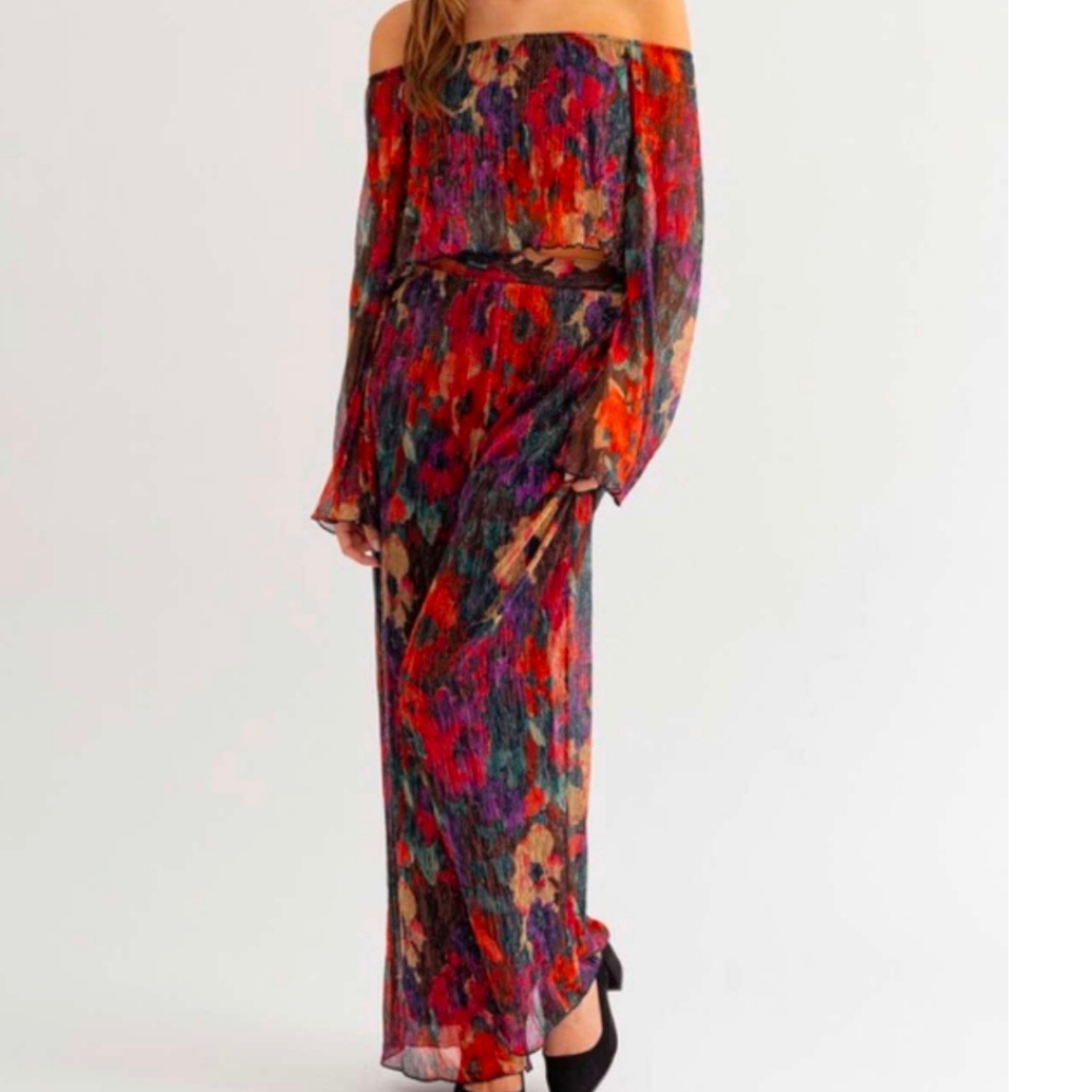 Chic Floral Two-Piece Set - Picture 7 of 7